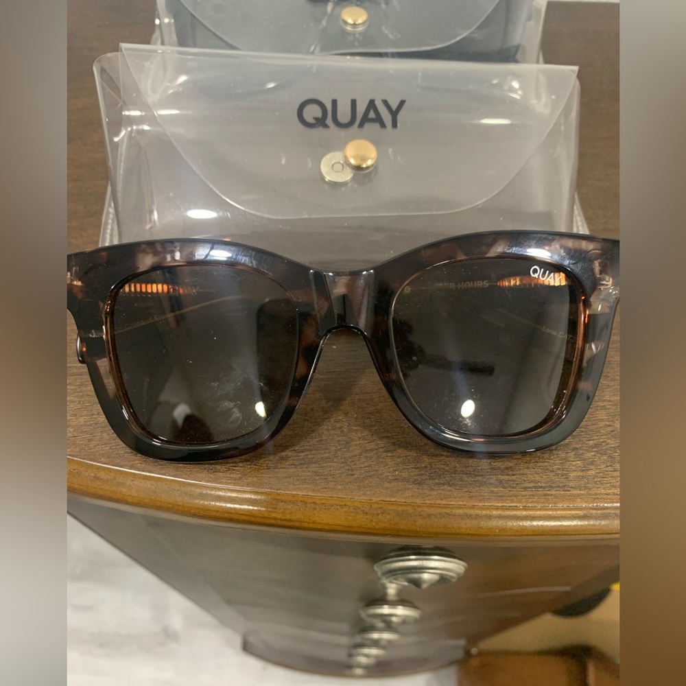 Quay Australia Sunglasses in Dark Tortoise. Gently used condition